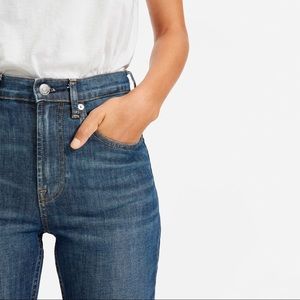 Everlane Cheeky Jeans in Faded Indigo Wash